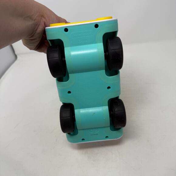 Lovevery Wooden Plastic Wheel Around Town Bus - No Peg People - Picture 5 of 5